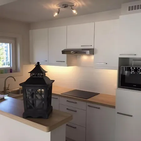 Apartment Nieuwpoort Near Beach & Marina, Cleaning Included דירה *