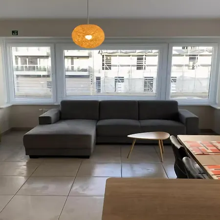 Apartment Nieuwpoort Near Beach & Marina, Cleaning Included 아파트 니우포르트