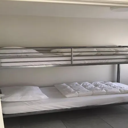 Apartment Nieuwpoort Near Beach & Marina, Cleaning Included 니우포르트