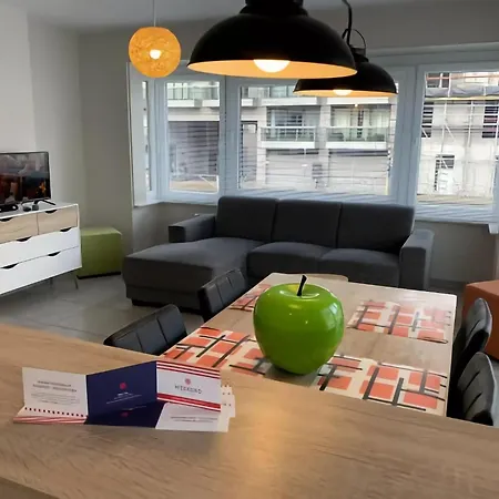 Apartment Nieuwpoort Near Beach & Marina, Cleaning Included 니우포르트