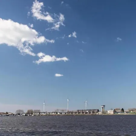 Apartment Nieuwpoort Near Beach & Marina, Cleaning Included דירה