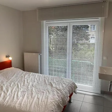 Apartment Nieuwpoort Near Beach & Marina, Cleaning Included 아파트